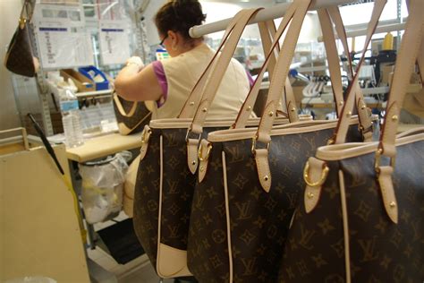 test recrutement maroquinier louis vuitton|Louis Vuitton : plus de 100 questions d'entretien avec réponses.